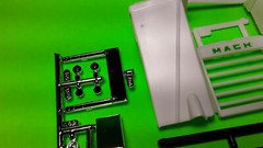 Mack DM800 Heavy Duty 1/25 hood grill fenders chrome bumper semi big rig tractor