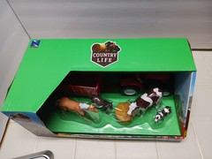 Kubota Ranch Play-set Farm Animal Tractor Collector Ray 1/18 Scale