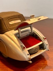 Franklin Mint 1952 Jaguar XK120 Diecast Model Car 1:24 *With Display Case*