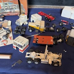 AMT Semi Trucks – Trailers 1/43 Model Kit Lot Tone of Pieces