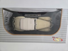 Signature Models 1938 Cord 810 Diecast 1:18 Scale with box
