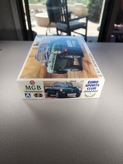 AOSHIMA EURO SPORTS CLUB 1978 MG MGB URETANE BUMPER MODEL 01398