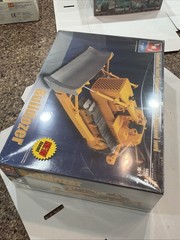AMT 1/25 SCALE BULLDOZER FACTORY SEALED KIT! CIRCA 2002! VMCP!