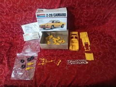 M32A Complete Monogram 1:24 2254 Camaro Z-28 Rare Model Kit 1979 yellow