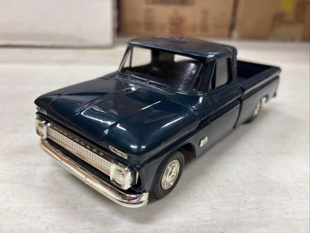 *RARE! 1966 CHEVY C10 PICKUP LONGBOX PROMO MODEL *LIMITED-EDITION Mp2