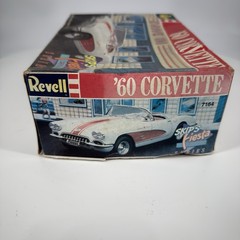Revell ‘60 Corvette Skip’s Fiesta Drive-In Vintage 1988 1:25 Model Kit , Read