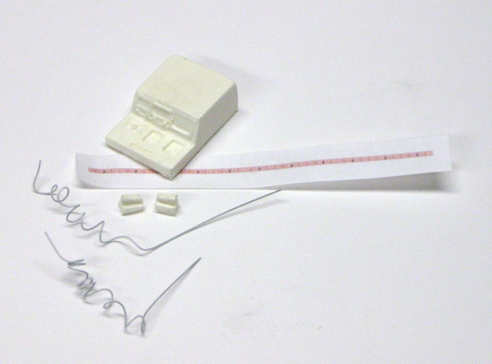 1:25 scale model resin Lifepak 7 fire ambulance cardiac equipment 1/25
