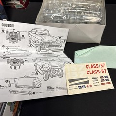 AMT 31543 1957 Chevy Hard Top model kit