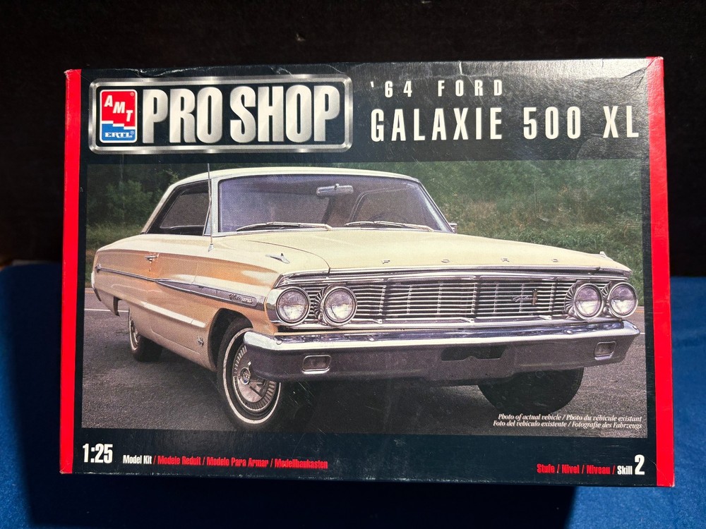 1/25 AMT PRO SHOP 1964 FORD GALAXIE 500 XL COUPE MODEL CAR KIT OPEN B12