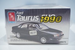 AMT Vintage 1990 Ford Taurus SHO Sedan 1/25 Model Kit BRAND NEW SEALED RoboCop