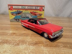 SMP 1961 CHEVY IMPALA CONVERTIBLE MODEL CAR VINTAGE AMT MPC