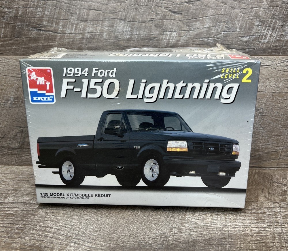 Vintage AMT ERTL 1994 Ford F-150 Lightning 1:25 Scale Model Kit – NEW Sealed