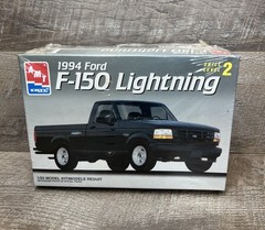 Vintage AMT ERTL 1994 Ford F-150 Lightning 1:25 Scale Model Kit – NEW Sealed