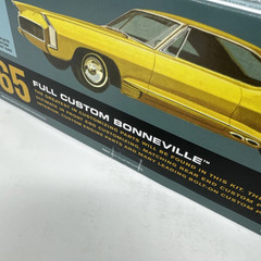 AMT 1965 Pontiac Bonneville Sport Coupe 3’n1 1260 1:25 Model Kit Open Box L7