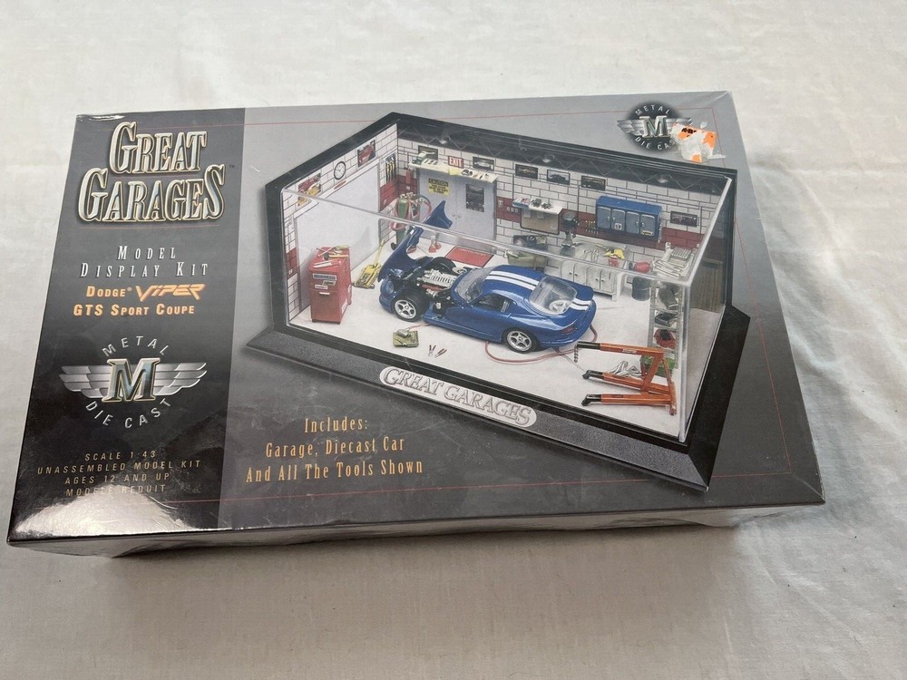 Great Garages Model Display Kit 8000 Dodge Viper GTS Sport Modell Kit 1:43