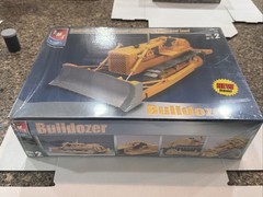AMT 1/25 SCALE BULLDOZER FACTORY SEALED KIT! CIRCA 2002! VMCP!