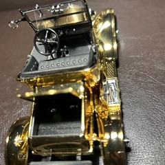 Limited edition 24KT Gold 1925 Ford Model T Touring Car Spectacular 1:24 Scale