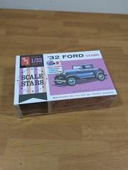 AMT Scale Stars 1932 ’32 Ford V-8 Coupe 1/32 Scale Model Kit AMT1181/12