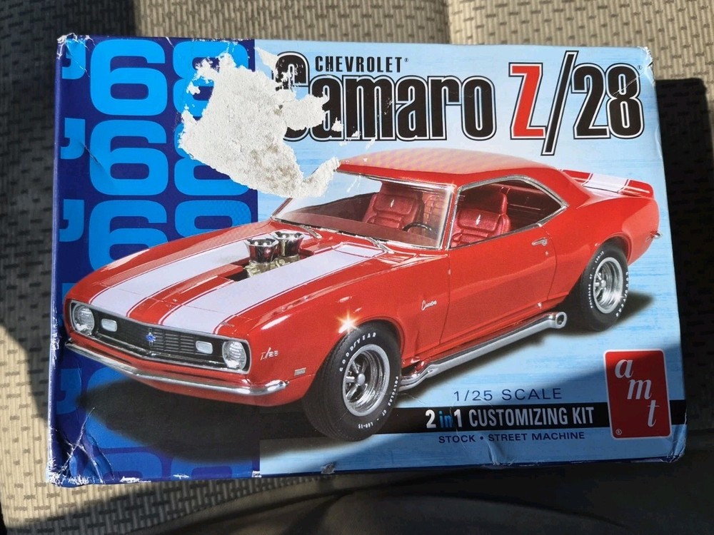 Round 2 LLC 1/25 1968 Camaro Z/28 AMT868 Plastics Car/Truck Open Box Unbuilt