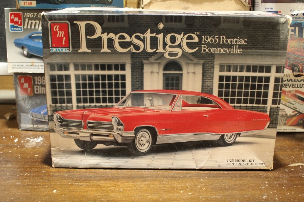 AMT Prestige 1965 Pontiac Bonneville Sealed Inside 1/25