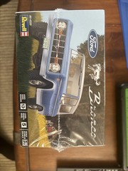 SEALED Revell Ford Bronco 1:25 Scale Plastic Model Car Kit 85-4320