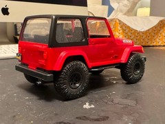 Revell 1/25 Jeep Wrangler Rubicon Easy Click Plastic Model Kit
