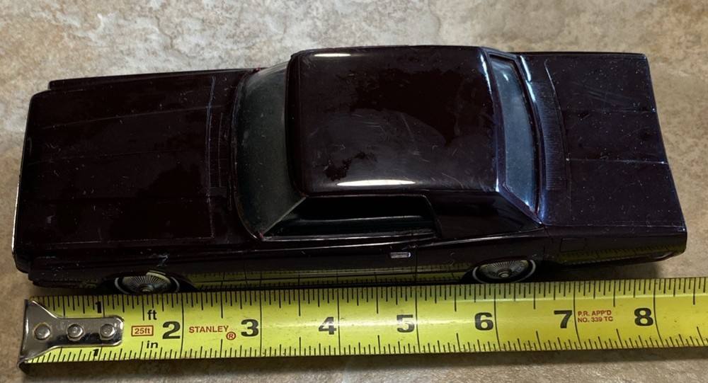 VINTAGE AMT 1969 DARK MAROON FORD THUNDERBIRD DEALER PROMO CAR / RADIO VERSION