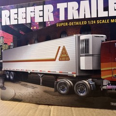 AMT Reefer Semi Trailer 1:24 Scale Plastic Model Kit 1170 New