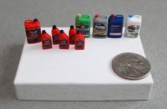 1/18 – 1/24 Valvoline Red oil products; Diorama Shop Austin’s Garage; 10 items