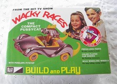 MPC Wacky Races Model Kit Compact Pussycat W/ Penelope Pitstop MIB 1:25 Scale