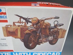 ERTL BMW R75 With Sidecar 1:9 Scale Model Kit