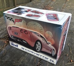 New/Old Stock Revell 2005 Corvette C6 Model Kit, 1:25 Scale