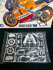 Tamiya 1/12 Honda Repsol NSR500 ’99 – 2 (14077) Brand new