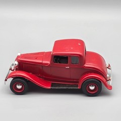 1932 Ford Coupe 1:25 Built Model Car Kit Diorama Junkyard Parts Collector