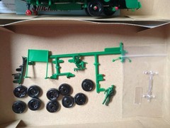 Atlantis White-Fruehauf Sinclair Gas Truck Model Kit H1402 Open Box Parts Built