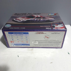 Revell Model Kit Darrell Waltrip #17 Budweiser Monte Carlo 1:24 Scale SEALED BOX