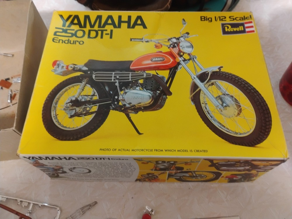 Vintage Revell model Kit Yamaha Enduro Motorcycle DT-parts 1970’s