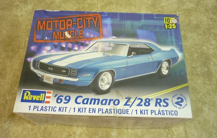 Revell 69 Camaro Z/28 RS 1:25 Model Car Kit Partially Assembled AS-IS 25E026