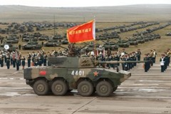 1/72 Scale China Army ZTL-11 Armored Assault Vehicle 8×8 Tri Colour Camouflage