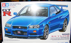 Tamiya Nissan Skyline GT-R V-spec II R34 1:24 Model Kit ~ NEW! lot