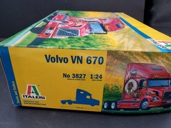 Italeri 1:24 Volvo VN 670 Truck Plastic Model Kit Unassembled 3827