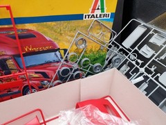 Italeri 1:24 Volvo VN 670 Truck Plastic Model Kit Unassembled 3827