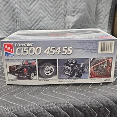 AMT Ertl Chevrolet C1500 454SS Model Kit 1:25 6032 Plastic Unassembled 1991