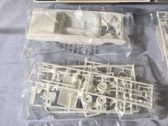 AMT 1/25 SCALE ’62 FORD THUNDERBIRD 2 IN 1 CUSTOMIZING KIT FACTORY SEALED 2011