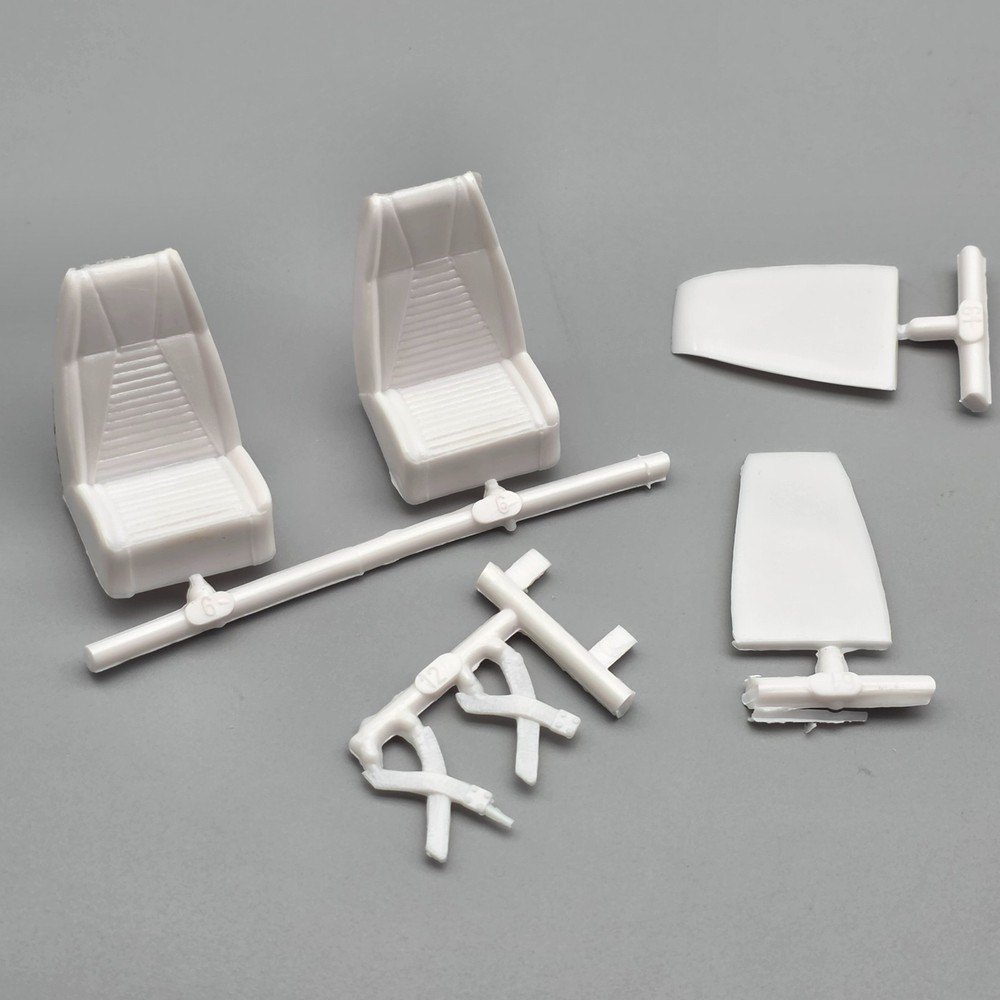 AMT 1/25 1971 71 Ford Mustang Mach 1 Parts Kitbash Interior Seats Seatbelts