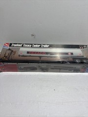 AMT Ertl 30063 1/25 Scale Fruehauf Texaco Tanker Trailer Plastic Model Kit