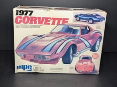 New MPC Rainbow Vette Corvette Model Kit #1-7830 1/20 Scale