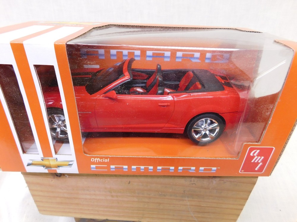 2011 CHEVROLET CAMARO CONVERTIBLE IN RED. PROMO MODEL