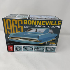 AMT 1965 Pontiac Bonneville Sport Coupe 3’n1 1260 1:25 Model Kit Open Box L7