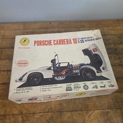1/25 SCALE VINTAGE PARAMOUNT HOBBIES PORSCHE CARRERA 10 MOTORIZED MODEL KIT